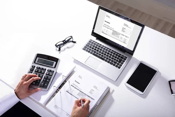 Hành chính kế toán có vai trò gì trong việc lập bảng chấm công và bảng lương?