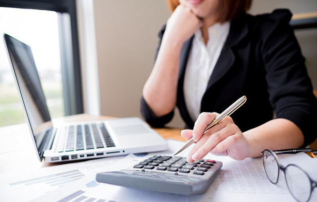 Nếu doanh nghiệp bị phạt vì sai sót của kế toán trọn gói, ai chịu trách nhiệm?